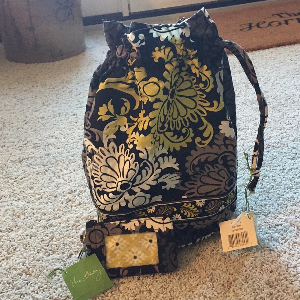 NWT VERA BRADLEY DITTY BAG AND ZIP ID!